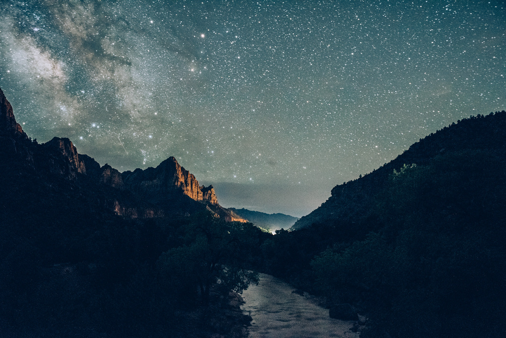 Stars on the horizon